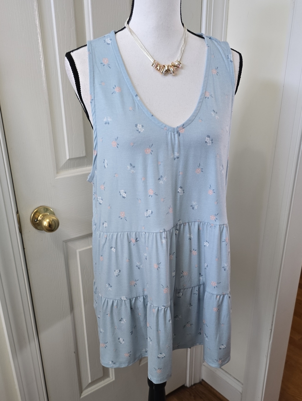 A:GLOW BRAND WOMEN'S BLUE FLORAL SLEEVELESS MATERNITY TOP SIZE XL - Picture 8 of 17